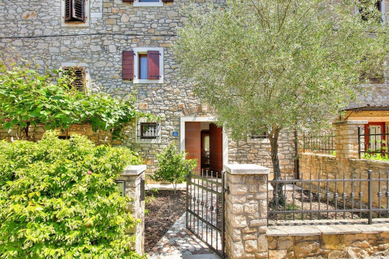 Villa Anthony With 3 Bedroom And Private Pool Near Umag Materada Exteriör bild